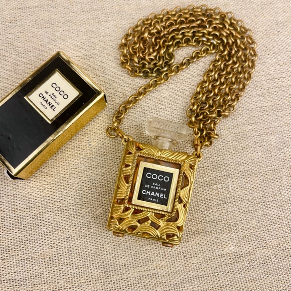 CHANEL Perfume Bottle Gold Chain Pendant Necklace - Picture 1 of 11
